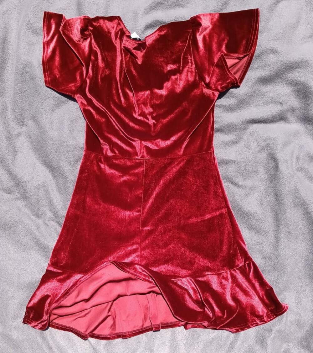 She & Sky Large Red Velvet Mini Dress Flutter Sleeve V Neck Formal Holiday Party - Picture 2 of 4